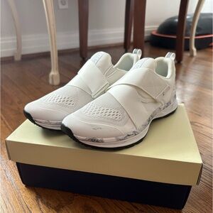 NEVER WORN Tiem cycling shoes, size 8